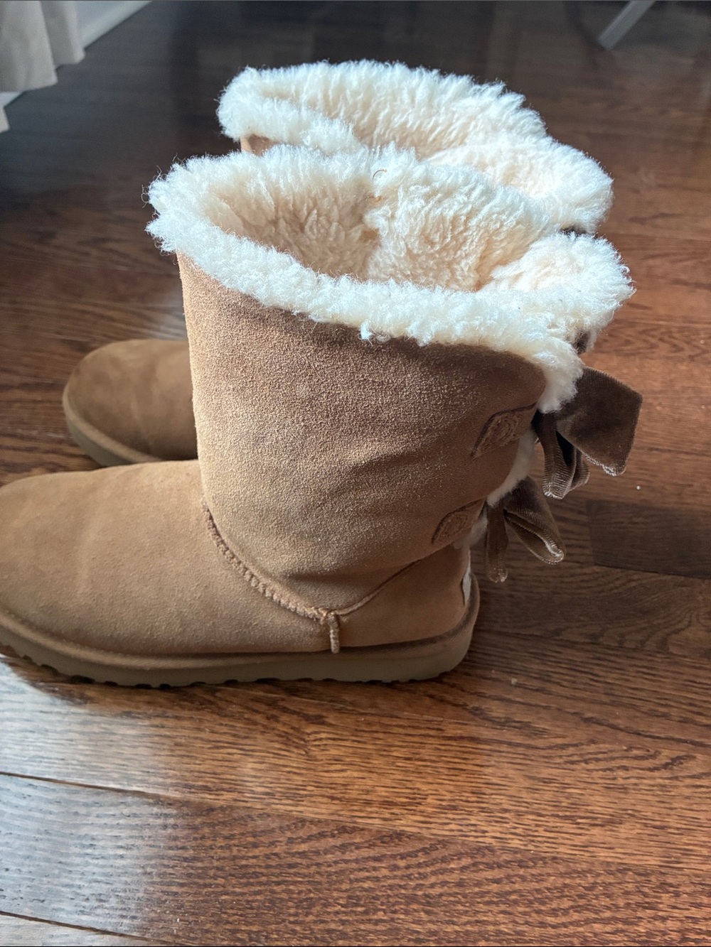 Uggs Cozy Shearling-Lined Suede Boots - Chestnut